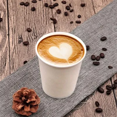 Malé kávové šálky na jedno použitie